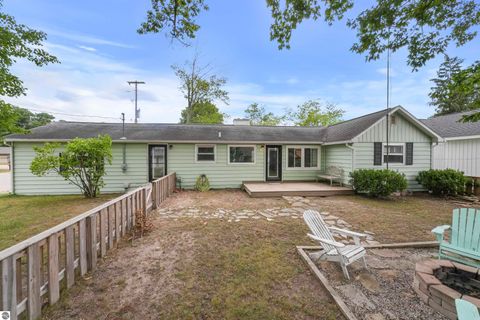 Tiny photo for 722 S Lakeshore Drive, Lake City, MI 49651 (MLS # 1945284)
