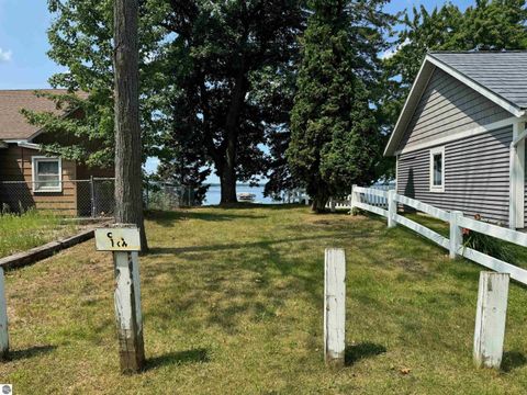 Tiny photo for 722 S Lakeshore Drive, Lake City, MI 49651 (MLS # 1945284)