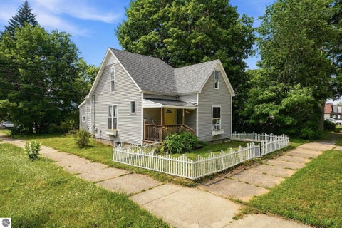 Tiny photo for 901 Ernst Street, Cadillac, MI 49601 (MLS # 1948371)