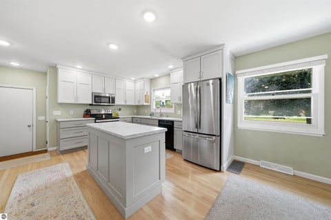 Tiny photo for 714 Sunset Lane, Cadillac, MI 49601 (MLS # 1949301)