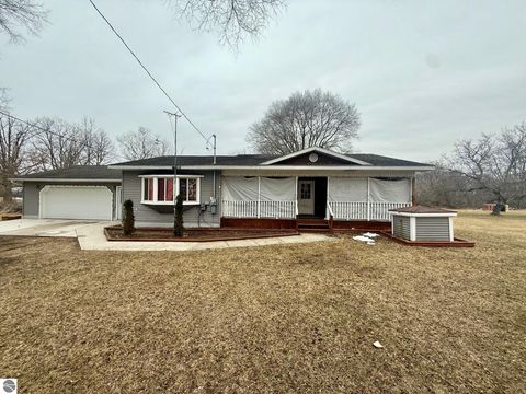 Photo of 6329 N Lumberjack Road, Riverdale, MI 48877 (MLS # 1942730)