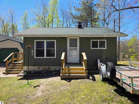 Tiny photo for 4890 Lakeview Drive, Hale, MI 48739 (MLS # 1945127)