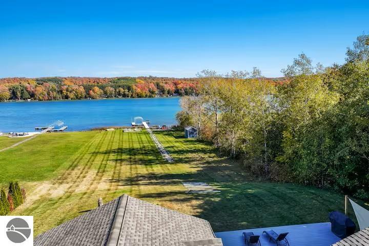 553 S Lake Shore Dr, Lake Leelanau, MI, 49653, USA, 4 Bedrooms Bedrooms, ,3 BathroomsBathrooms,Residential,Active,553 S Lake Shore Dr,1946402