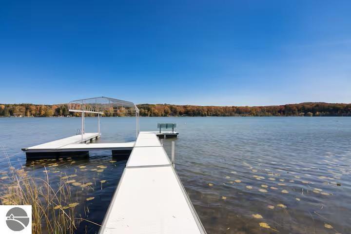 553 S Lake Shore Dr, Lake Leelanau, MI, 49653, USA, 4 Bedrooms Bedrooms, ,3 BathroomsBathrooms,Residential,Active,553 S Lake Shore Dr,1946402