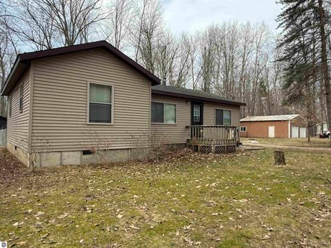 Photo of 1550 S Chippewa, Lake City, MI 49651 (MLS # 1943582)