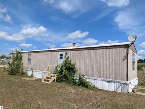 Tiny photo for 3033 S Coldwater Road, Mt Pleasant, MI 48858 (MLS # 1950577)