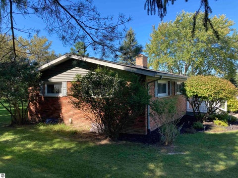 Tiny photo for 111 Minzer Court, West Branch, MI 48661 (MLS # 1950542)