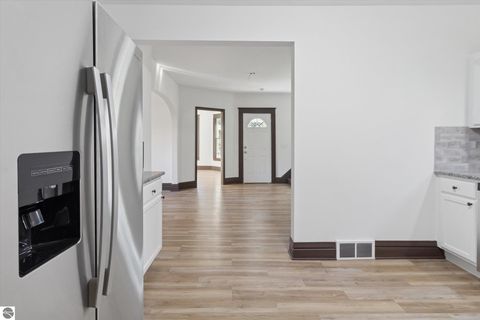 Tiny photo for 117 E Wright Avenue, Shepherd, MI 48883 (MLS # 1944236)