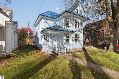 Tiny photo for 117 E Wright Avenue, Shepherd, MI 48883 (MLS # 1944236)
