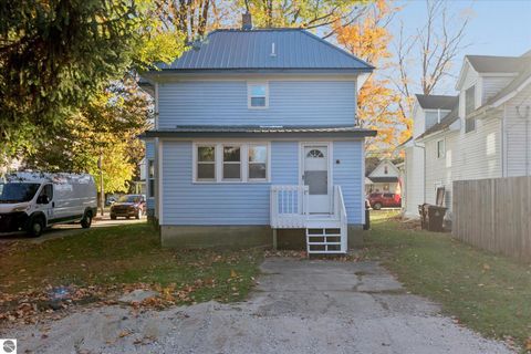 Tiny photo for 117 E Wright Avenue, Shepherd, MI 48883 (MLS # 1944236)