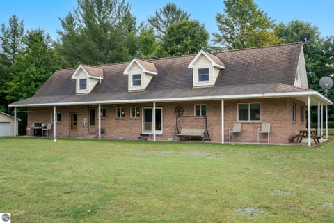 Photo of 4155 SE Spencer Road, Kalkaska, MI 49646 (MLS # 1950565)