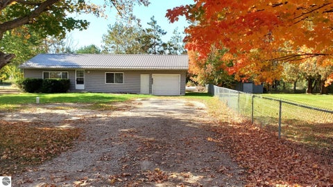 Tiny photo for 1960 S Winn Road, Mt Pleasant, MI 48858 (MLS # 1951530)