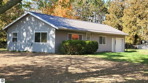 Tiny photo for 1960 S Winn Road, Mt Pleasant, MI 48858 (MLS # 1951530)
