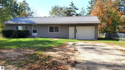 Tiny photo for 1960 S Winn Road, Mt Pleasant, MI 48858 (MLS # 1951530)