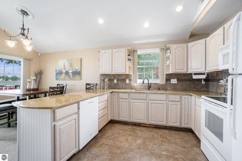 Tiny photo for 265 Lakeshore Drive, Battle Creek, MI 49015 (MLS # 1942512)