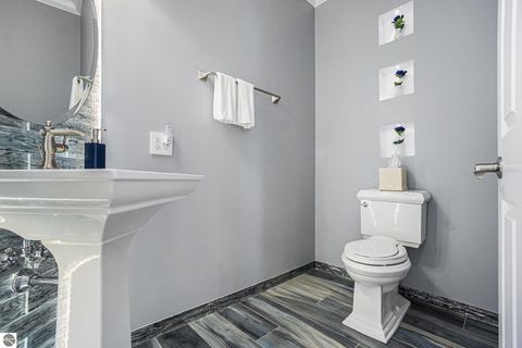 Tiny photo for 265 Lakeshore Drive, Battle Creek, MI 49015 (MLS # 1942512)