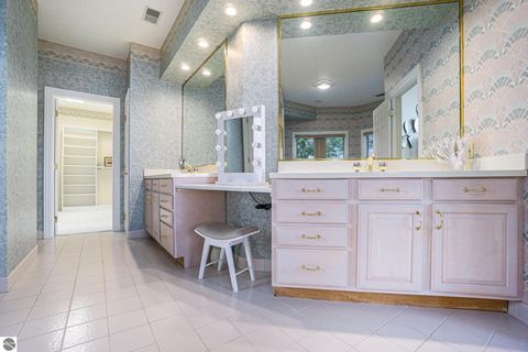 Tiny photo for 265 Lakeshore Drive, Battle Creek, MI 49015 (MLS # 1942512)