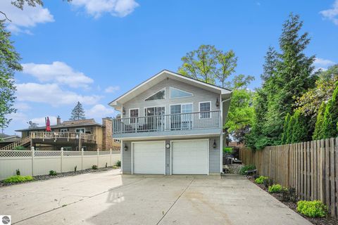 Tiny photo for 265 Lakeshore Drive, Battle Creek, MI 49015 (MLS # 1942512)