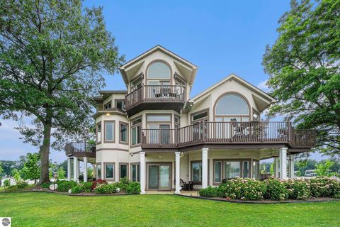 Tiny photo for 265 Lakeshore Drive, Battle Creek, MI 49015 (MLS # 1942512)