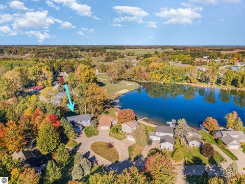 Tiny photo for 1057 Crown Point Drive, Lake Isabella, MI 48893 (MLS # 1945479)