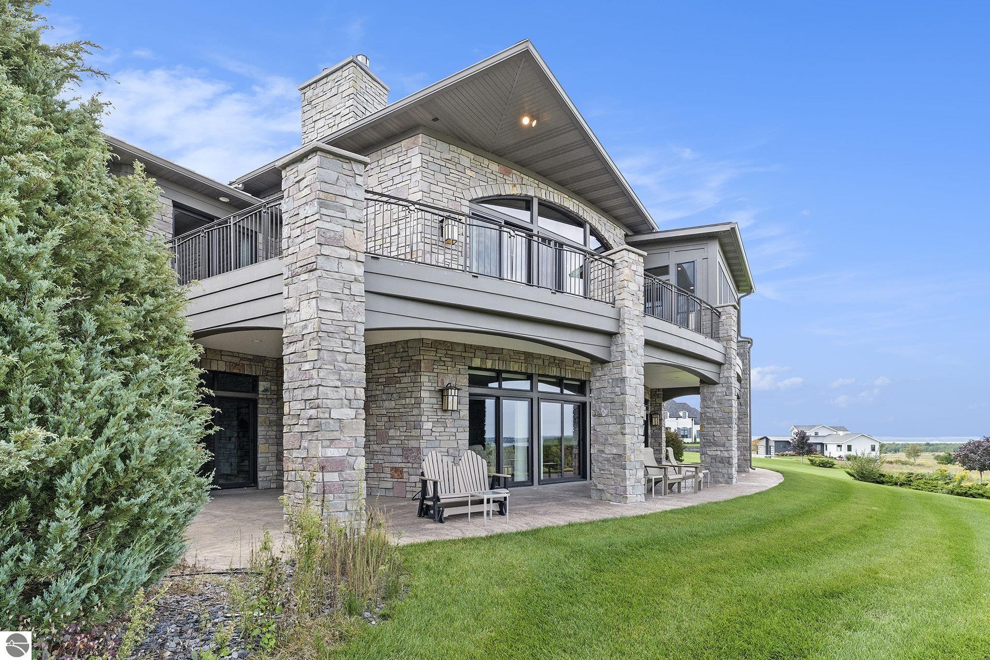 Properties Available 2 - 2 4173 Dornoch Court