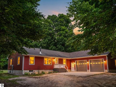 Tiny photo for 3551 Donna Lane, Cadillac, MI 49601 (MLS # 1947825)