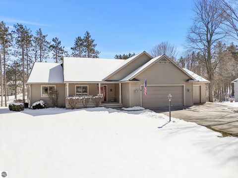 Photo of 1546 Nightingale Lane, Kingsley, MI 49649 (MLS # 1943564)