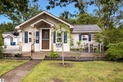 Tiny photo for 914 S Maple Street, Traverse City, MI 49684 (MLS # 1946438)