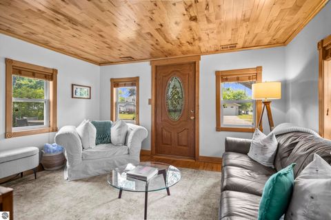 Tiny photo for 914 S Maple Street, Traverse City, MI 49684 (MLS # 1946438)