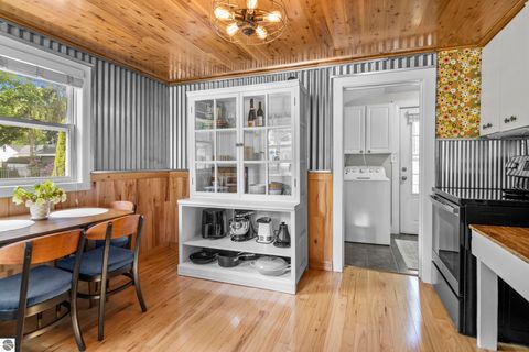 Tiny photo for 914 S Maple Street, Traverse City, MI 49684 (MLS # 1946438)