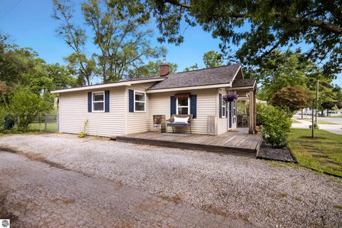 Tiny photo for 914 S Maple Street, Traverse City, MI 49684 (MLS # 1946438)