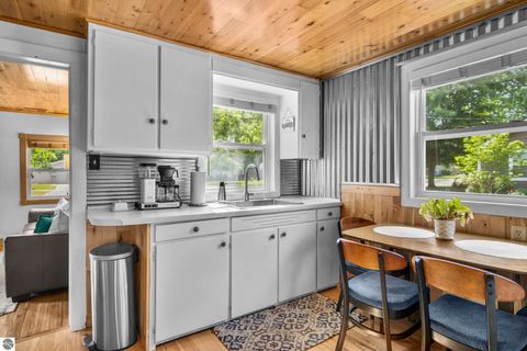 Tiny photo for 914 S Maple Street, Traverse City, MI 49684 (MLS # 1946438)