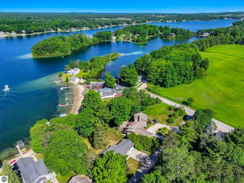 Tiny photo for 60 Park Street, Traverse City, MI 49685 (MLS # 1947120)
