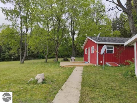 Tiny photo for 20688 Hibma Road, Tustin, MI 49688 (MLS # 1952101)