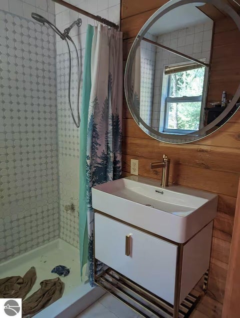 Tiny photo for 20688 Hibma Road, Tustin, MI 49688 (MLS # 1952101)