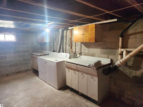 Tiny photo for 104 E Sexton Street, Breckenridge, MI 48615 (MLS # 1943207)