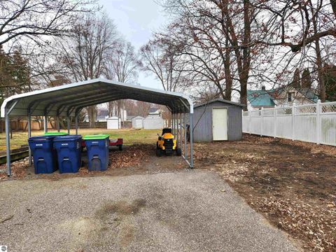 Tiny photo for 104 E Sexton Street, Breckenridge, MI 48615 (MLS # 1943207)