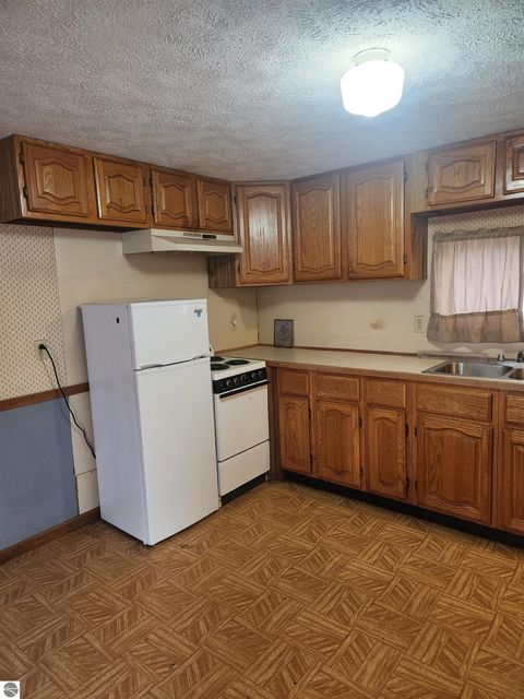 Tiny photo for 104 E Sexton Street, Breckenridge, MI 48615 (MLS # 1943207)