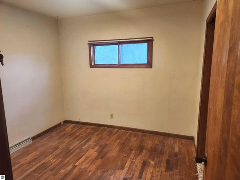 Tiny photo for 104 E Sexton Street, Breckenridge, MI 48615 (MLS # 1943207)