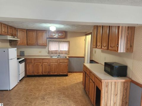 Tiny photo for 104 E Sexton Street, Breckenridge, MI 48615 (MLS # 1943207)