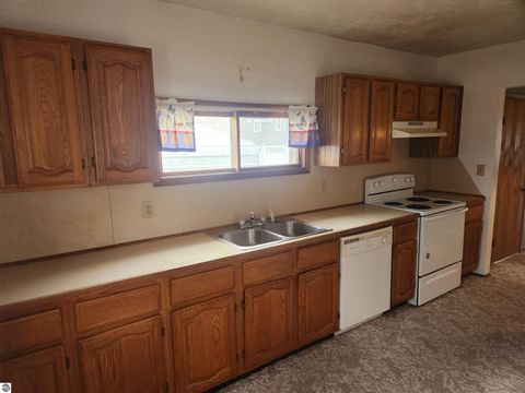 Tiny photo for 104 E Sexton Street, Breckenridge, MI 48615 (MLS # 1943207)