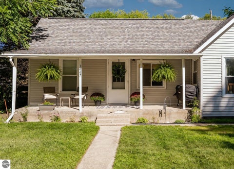 Photo of 1667 Ewing Street, Traverse City, MI 49637 (MLS # 1949506)
