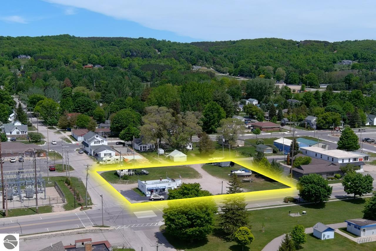 Photo 1 of 29 — 903 Main Street, Frankfort, MI 49635