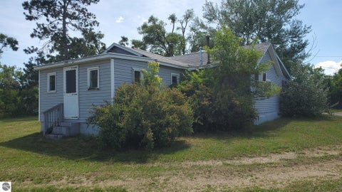 Tiny photo for 659 Prairie Street, Clare, MI 48617 (MLS # 1946954)