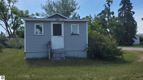 Tiny photo for 659 Prairie Street, Clare, MI 48617 (MLS # 1946954)