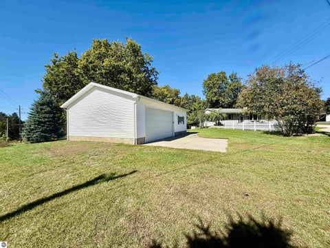 Tiny photo for 135 Fox Place, St Louis, MI 48880 (MLS # 1950931)