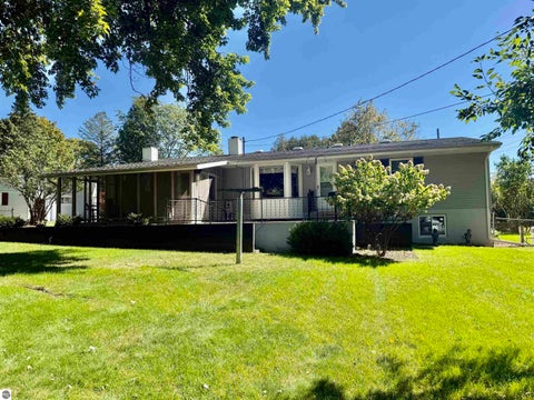 Tiny photo for 135 Fox Place, St Louis, MI 48880 (MLS # 1950931)