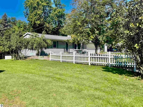 Tiny photo for 135 Fox Place, St Louis, MI 48880 (MLS # 1950931)