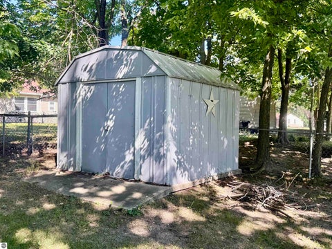 Tiny photo for 135 Fox Place, St Louis, MI 48880 (MLS # 1950931)