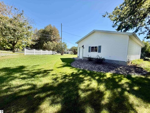 Tiny photo for 135 Fox Place, St Louis, MI 48880 (MLS # 1950931)